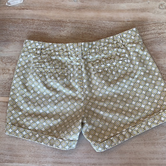 Banana Republic- Sweet Sunshine Chambray Mandala Print Shorts, Size 4 - Picture 9 of 12
